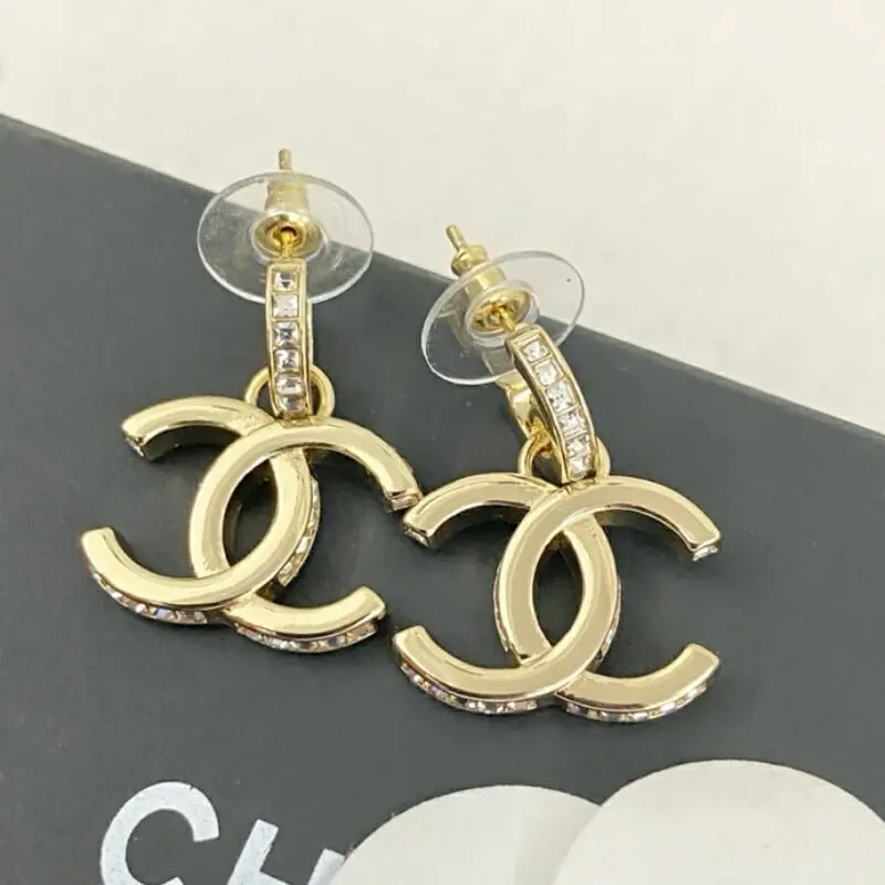 chanel boucles doreilles pour femme s_1261a7b2